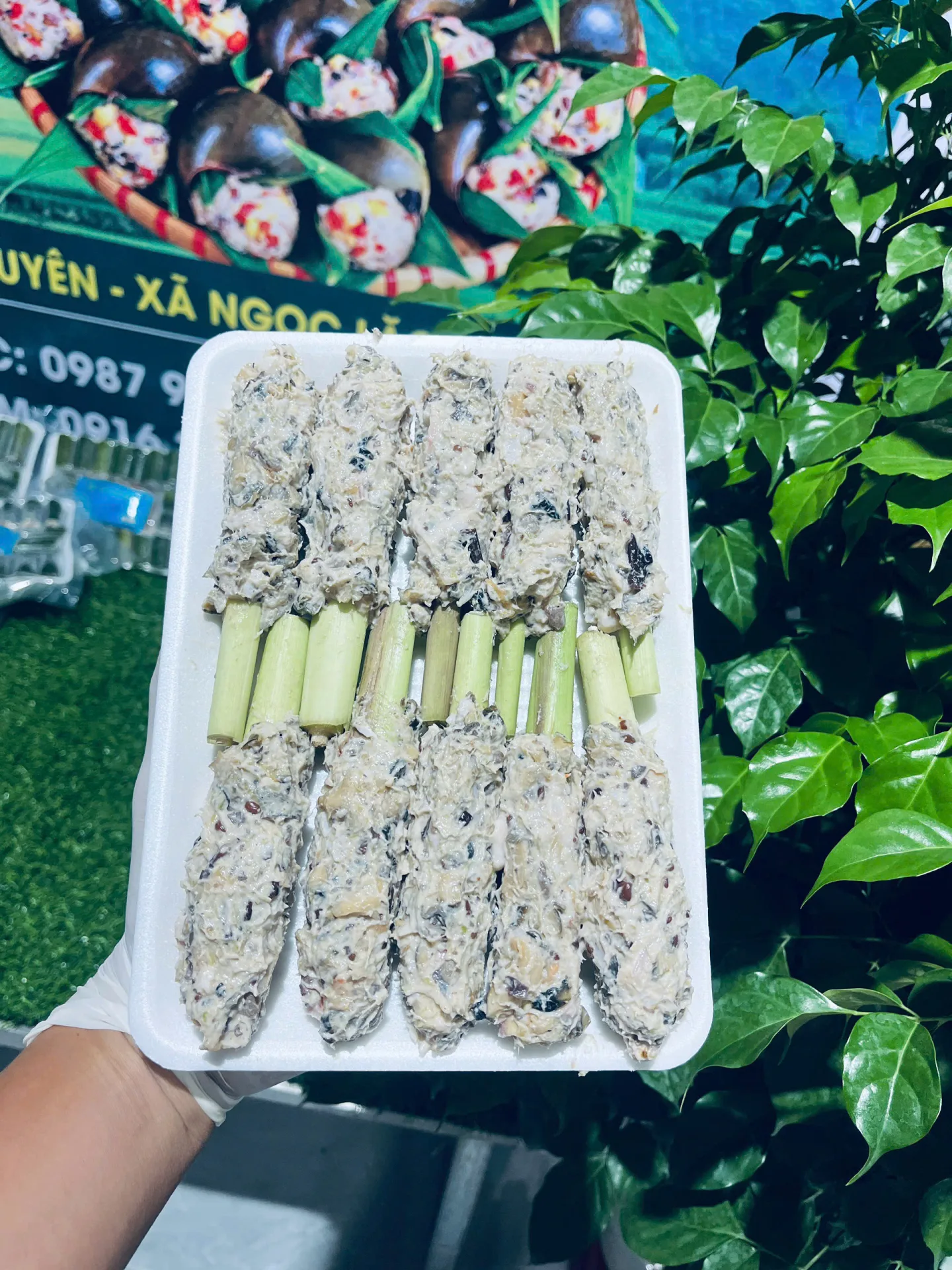 Chả ốc cuộn sả
