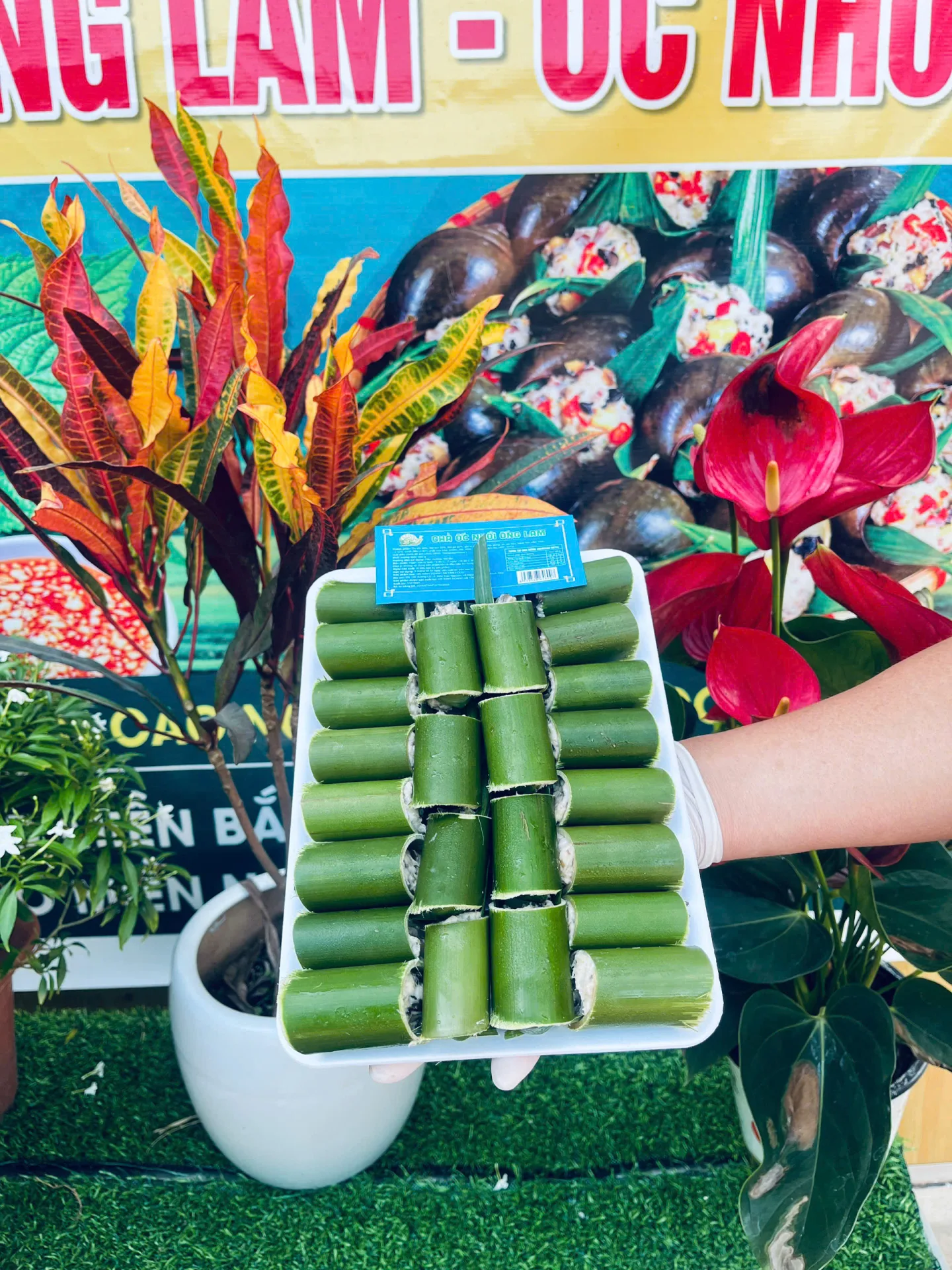 CHẢ ỐC NHỒI ỐNG LAM